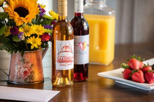 Are dessert wines ideal for beginners? Essensia Orange Muscat and Elysium Black Muscat dessert wines.