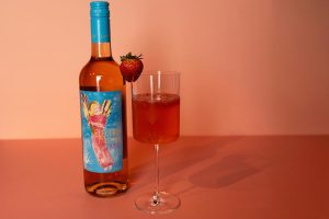 Strawberry Fizz sparkling wine cocktail